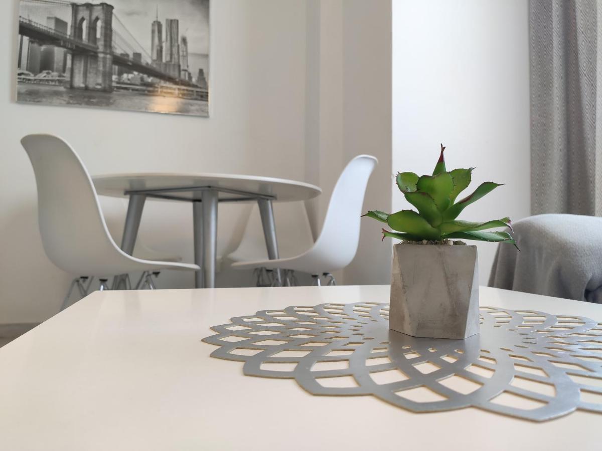 Apartamentos Seneca Junto Al Centro Málaga Eksteriør billede